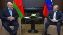 Lukaşenko konuşurken sıkıntıdan patladı! Putin'in sohbet sırasındaki görüntüleri gündem oldu