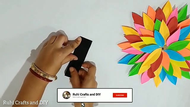 Amazing paper craft flower making/paper crafts/home decor/paper flower/origami crafts/diy crafts. #papercrafts #flowercrafts #origamicrafts #diycrafts #homedecor #wallhanging #papercraftflower