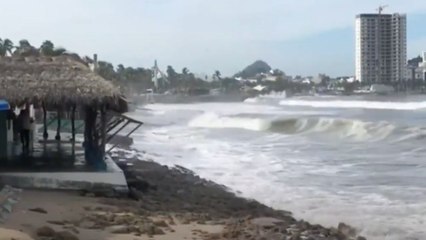 "Ian" se intensifica a huracán categoría 3 y provoca fuertes lluvias en Yucatán y Quintana Roo