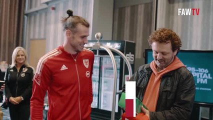 Actor Michael Sheen gives passionate speech to Wales football team