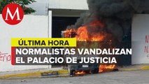 Normalistas incendian camines y vandalizan Palacio de Justicia de Iguala, Guerrero