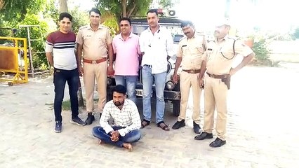 तलाशी लेने पर पिस्टल बरामद