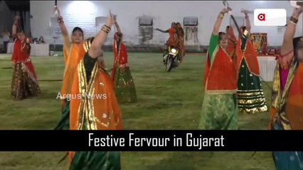 Navratri 2022 : Gujarati Women PerformsTalwar Raas