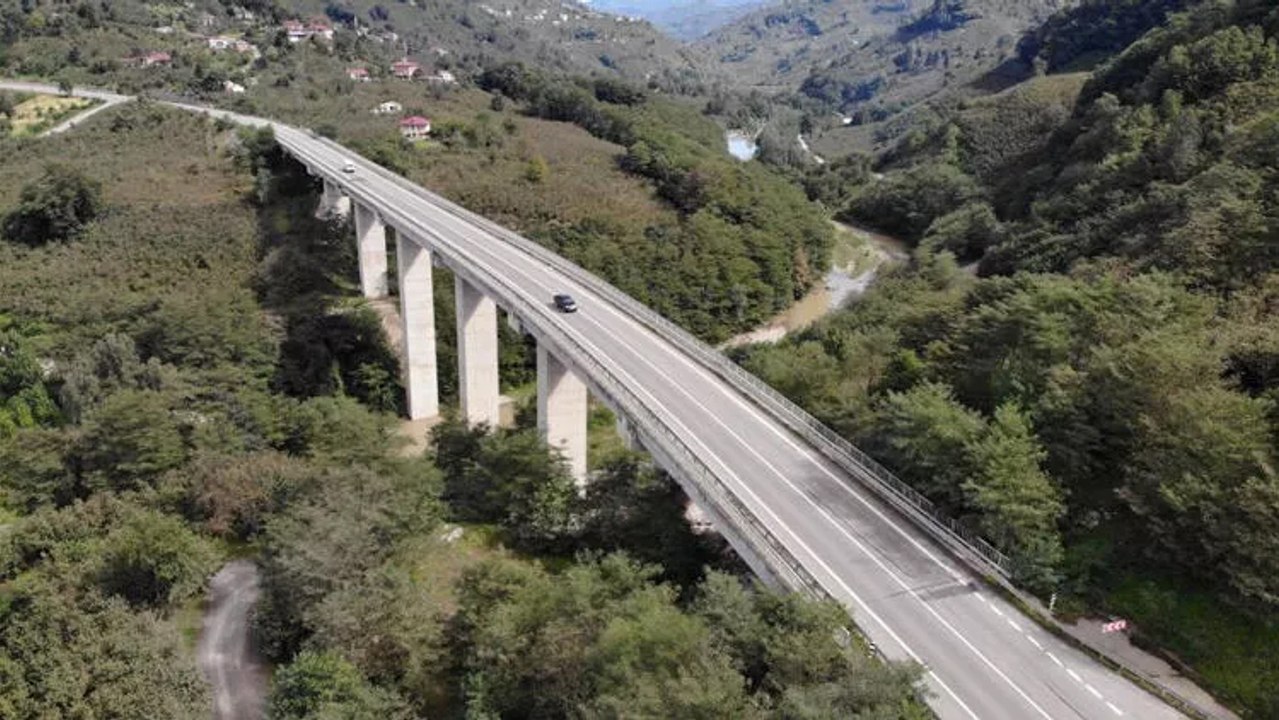 Karadeniz-Akdeniz Yolu hızla devam ediyor