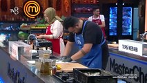 MasterChef'te Fatma Nur'un kopya verdiğini gören Mehmet Yalçınkaya: Sana mı kaldı?