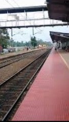 Train stations per kon or kiska awaj humko sunayi deti he age dekhiye