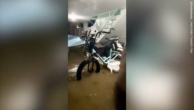 Hurricane Ian deluges homes in Florida's Key West as its upgraded to a Category 3 storm #HurricaneIan