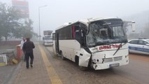 Edirne'de iki servis minibüsünün çarpıştığı kazada 20 kişi hafif yaralandı
