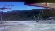 Akaryakıt istasyonuna helikopter indi! Yakıt alıp yoluna hiçbir şey olmamış gibi devam etti