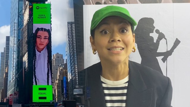 Kaka Azraff ‘sekolahkan’ netizen berani kecam muka terpapar di Billboard Times Square!