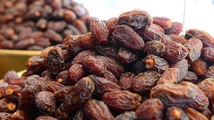 Rüyada hurma yemek ne demektir? Rüyada yaş hurma yemek nedir? Diyanete göre rüyada hurma yemek neye delalet eder?