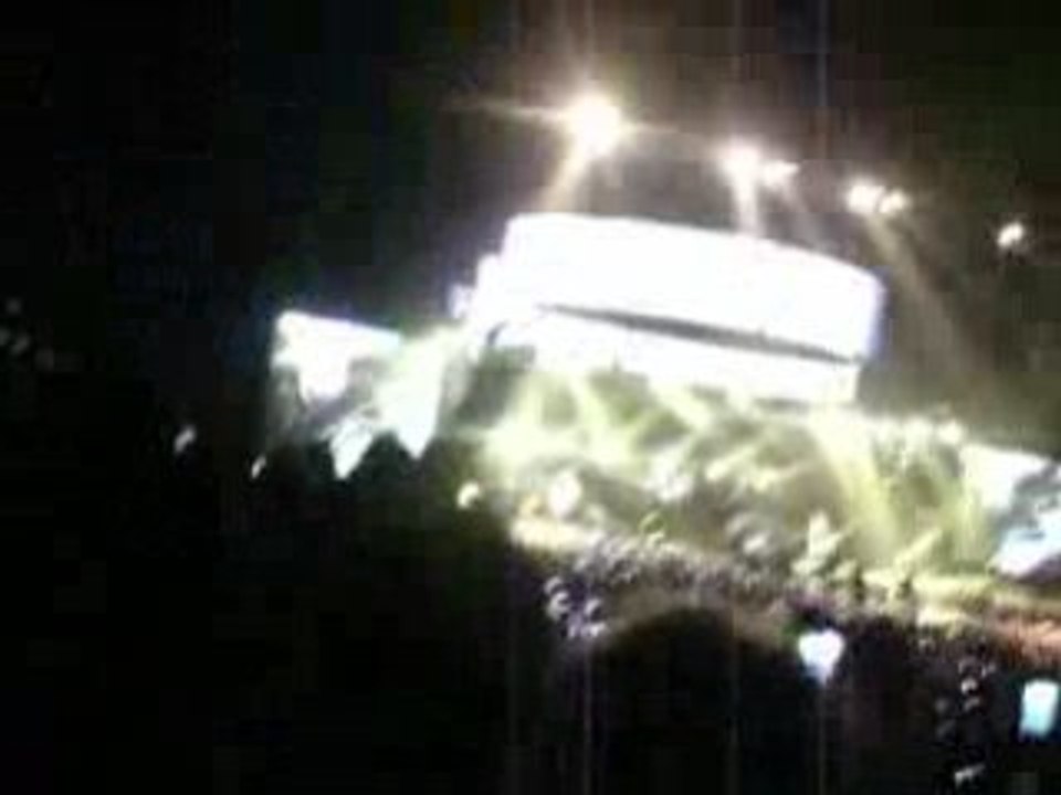 Tokio Hotel ICH BRECH AUS 09/03/08 Bercy début du concert