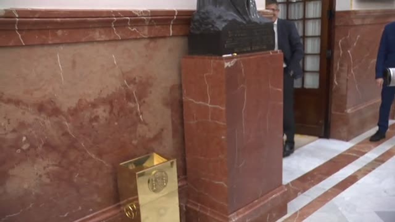 La ministra de Hacienda rechaza la "espiral" de bajadas de impuestos