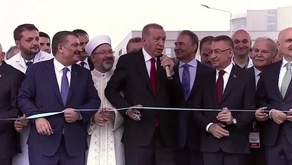 Erdoğan ve yardımcısı vatandaşı susturmaya çalıştı "Bi dur bi dur onu Ankara Belediye Başkanına söylersiniz"