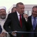 Erdoğan, 'Yol istiyoruz yol' diyen vatandaşa: 'Ya bir dur, onu Ankara Belediye başkanına söyle, o yapar' dedi.