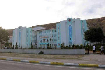 Kokudan etkilenen 11 öğrenci kontrol amaçlı hastaneye kaldırıldı