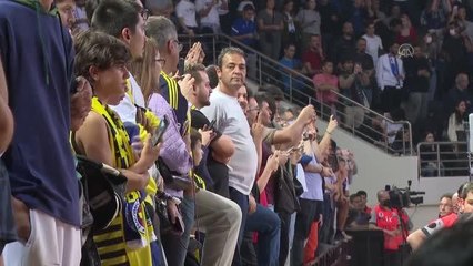 Video herunterladen: Son dakika haber... Anadolu Efes-Fenerbahçe Beko maçının ardından - Ergin Ataman