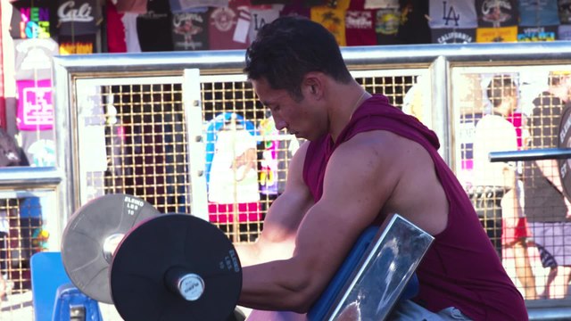 This Biceps Curl Superset Is a Perfect Finisher | Men’s Health Muscle