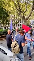 Manifestación de trabajadores de la CGT frente a la residencia Bon Repòs de Barcelona