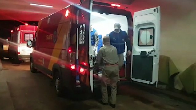 Jovem sofre fratura na perna após colisão no Pioneiros Catarinenses