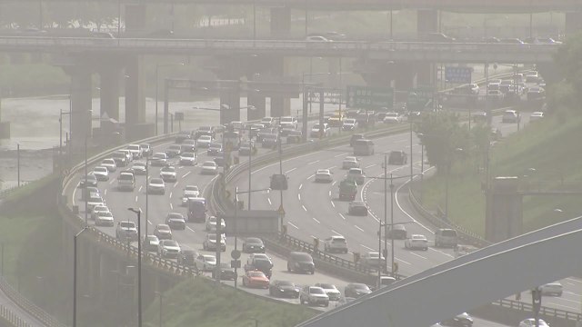 [날씨] 4달여 만에 초미세먼지, 수도권 '나쁨'...한낮 늦더위, 큰 일교차 / YTN
