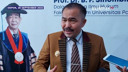 Скачать видео: Komentar Kamaruddin dan Deolipa Soal Febri Diansyah Jadi Pengacara Putri Candrawathi