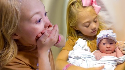 Everleigh meets her New Baby Sister for the Very First Time!!!