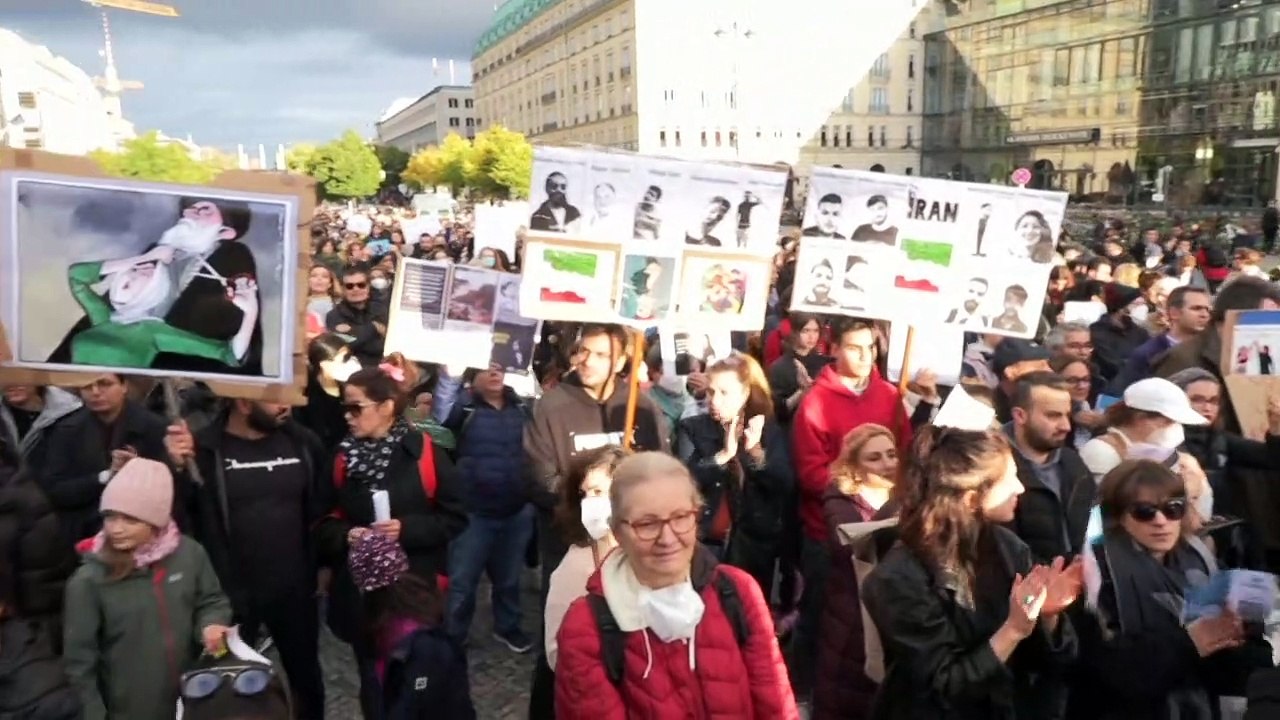Berliner zeigen solidarität mit protestbewegung im iran