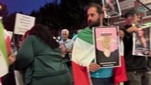 İranlı Mahsa Emini'nin gözaltında hayatını kaybetmesi Kaliforniya'da protesto edildi