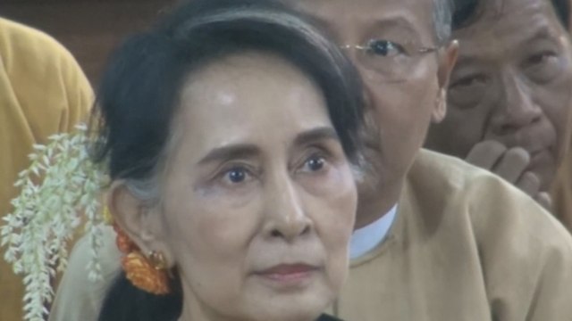 La junta birmana condena a 3 años de prisión a Suu Kyi y su asesor australiano