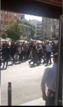 Son dakika haber | GÜNGÖREN'DE POLİSE DİRENEN SÜRÜCÜ ORTALIĞI BİRBİRİNE KATTI