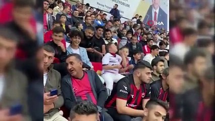 Çocuk taraftar sosyal medyada gündem oldu