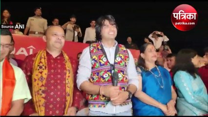 गरबों की धुन पर थिरके ओलंपिक में गोल्ड जीतने वाले नीरज चपोड़ा, देखिए वीडियो