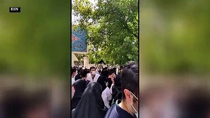 طلاب جامعيون يتظاهرون في شيراز في جنوب إيران