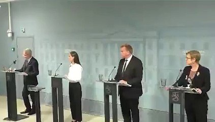 Finlandiya İçişleri Bakanı basın açıklaması sırasında bayıldı!