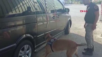 MİNİBÜS KAPISINA GİZLENEN 12 KİLO 350 GRAM ESRAR ELE GEÇİRİLDİ