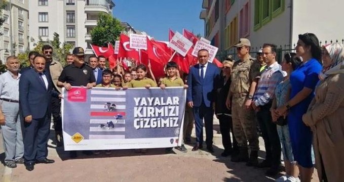 Gaziantep gündem haberleri... Gaziantep ve çevre illerde Yayalara öncelik duruşu, hayata saygı duruşu etkinliği yapıldı