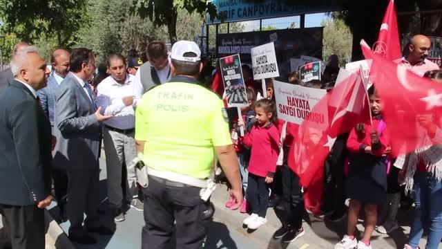 Manisa gündem: Turgutlu'da Yayalara öncelik duruşu, hayata saygı duruşu etkinliği yapıldı