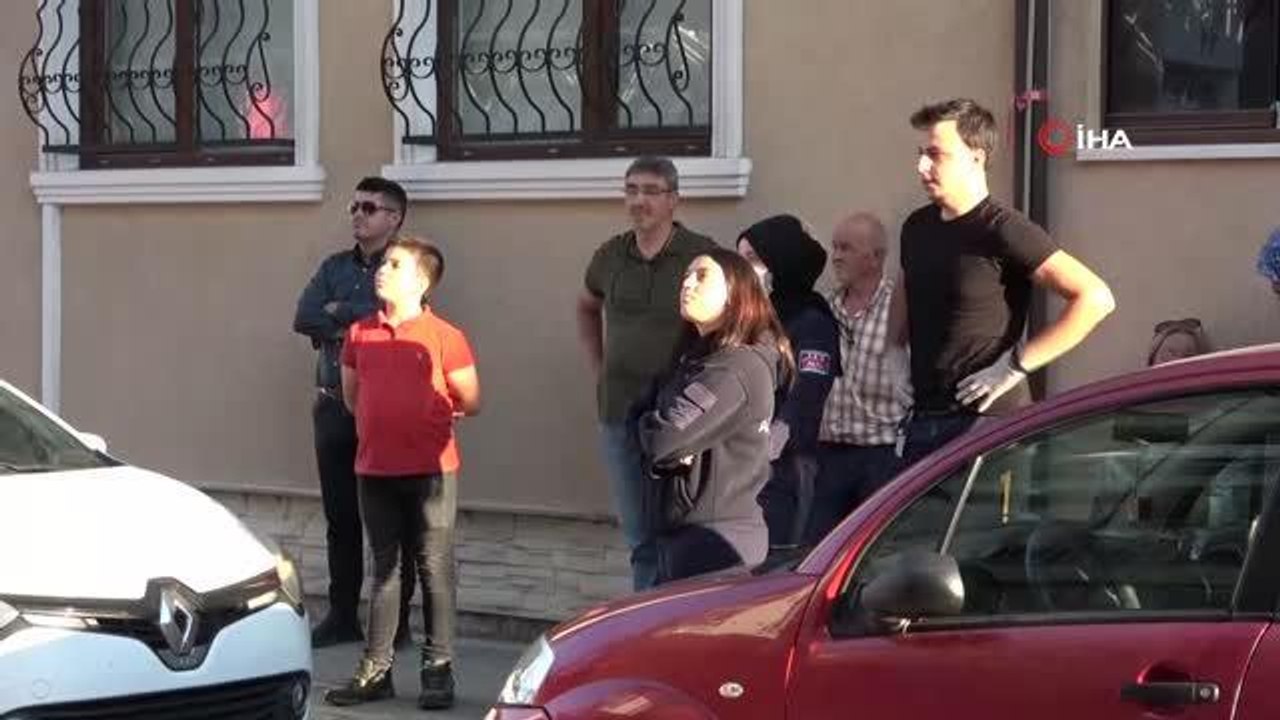 Ekipler seferber oldu, mahalleli sokağa döküldü