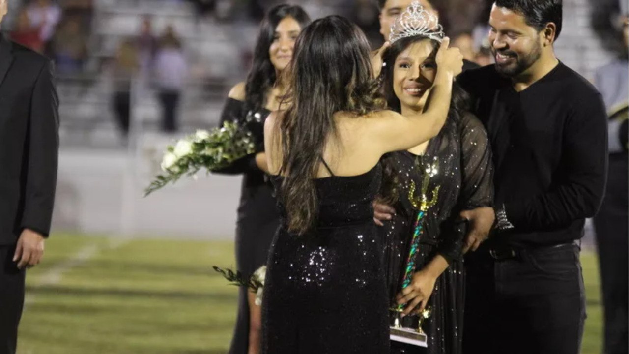 Alabama Queen Gives Crown To Classmate With Cerebral Palsy