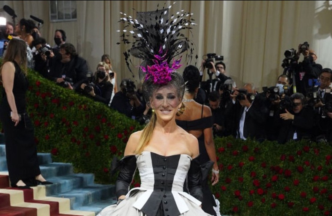 Sarah Jessica Parker left the New York City Ballet's 10th Annual Fall Fashion Gala early