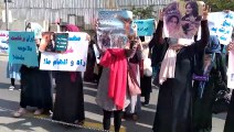 Talibãs dispersam com tiros manifestação em Cabul de apoio às mulheres iranianas