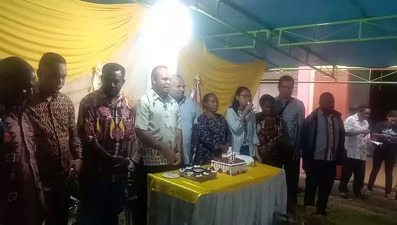 Foto Bersama Hut Ke-11 Imamat Pastor Faris Ohoilean SVD