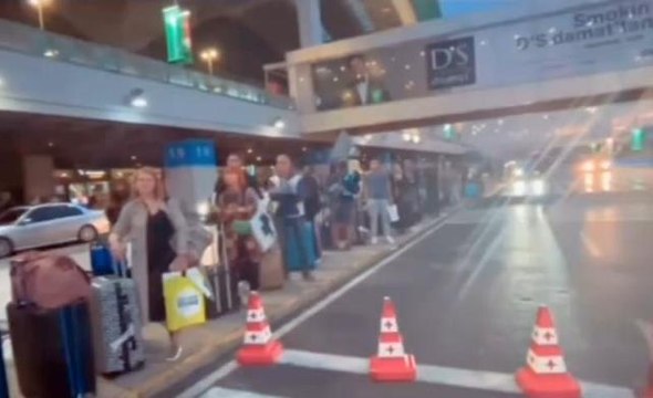 Sabiha Gökçen Havalimanı'nda taksi krizi: Vatandaşa hizmet mi, eziyet mi?