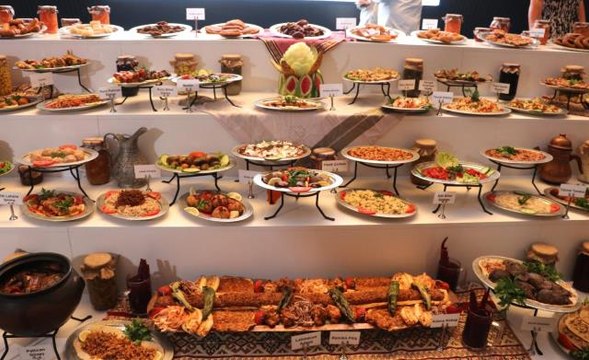 Adana haberleri! Festivale 500 bin kişi bekleniyor, otellerde yer kalmadı6. Uluslararası Adana Lezzet Festivali, 7-9 Ekim'de düzenlenecekAdana Valisi Süleyman Elban: ...