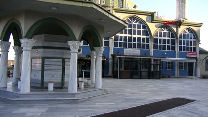 Cemaat namazda, hırsız iş başında