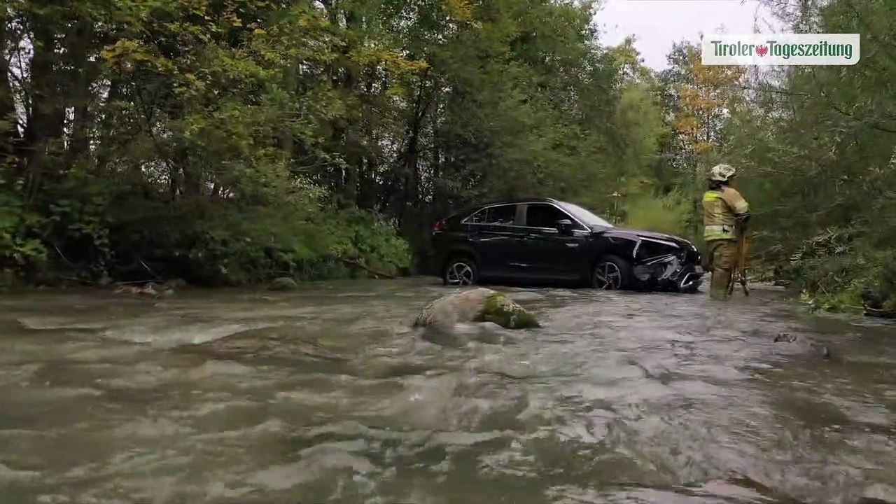 68-Jähriger in Scheffau alkoholisiert von Straße abgekommen