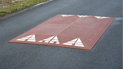 Excédé par les excès de vitesse, un restaurateur installe lui-même un ralentisseur