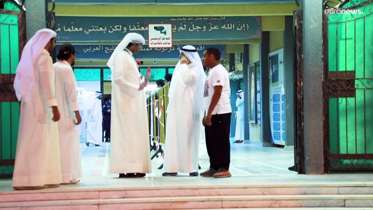 سقوط مدو للنواب الحكوميين في انتخابات الكويت وصعود للإسلاميين وفوز امرأتين