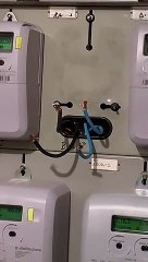 Los contadores de luz en uno de los edificios okupados de Badalona
